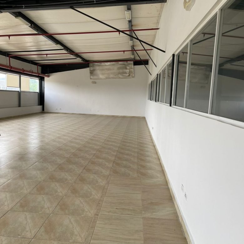 Bodega – Tocumen, Mañanita Cerca Aeropuerto y Entrada Corredor: Bodega Alta