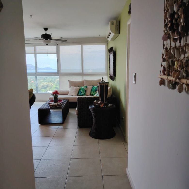 Playa Coronado – Frente Al Mar: Coronado Bay de 2 Recámaras, 110 m², Amoblado