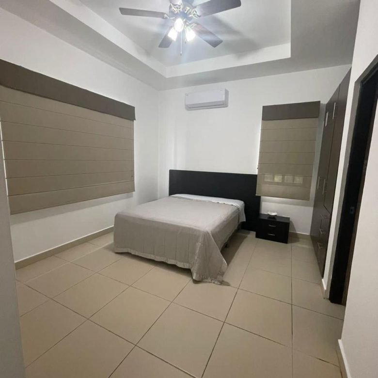 Casa de Playa: Frente Costa Esmeralda, Hacienda Pacifica, Piscina, Amoblada, 3 recámaras