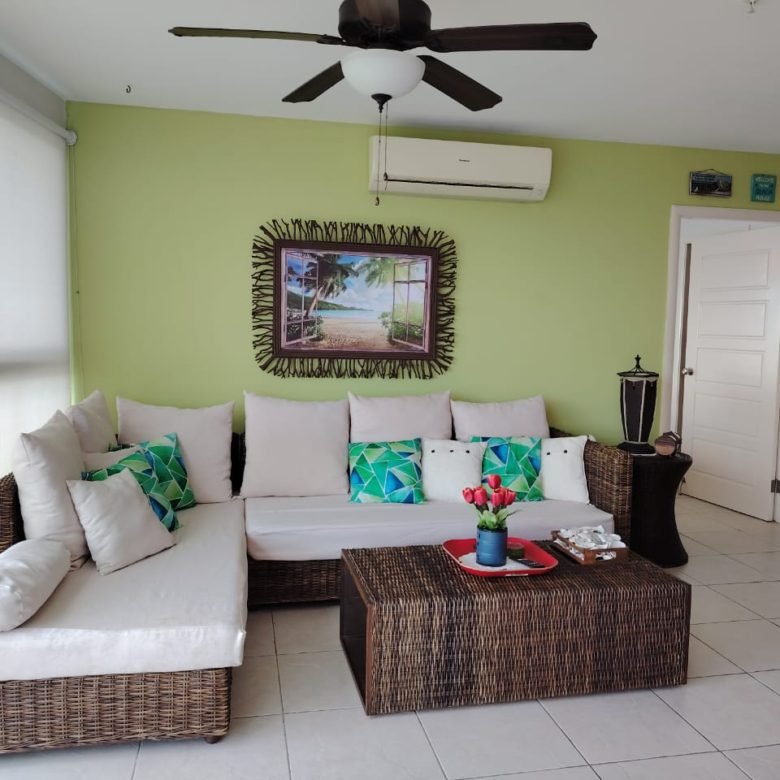 Playa Coronado – Frente Al Mar: Coronado Bay de 2 Recámaras, 110 m², Amoblado