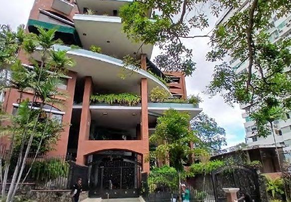 Paitilla, Comunidad Judia y Multi-Cultural: Edificio – Casa de 7 niveles, con vista al Mar y Parque