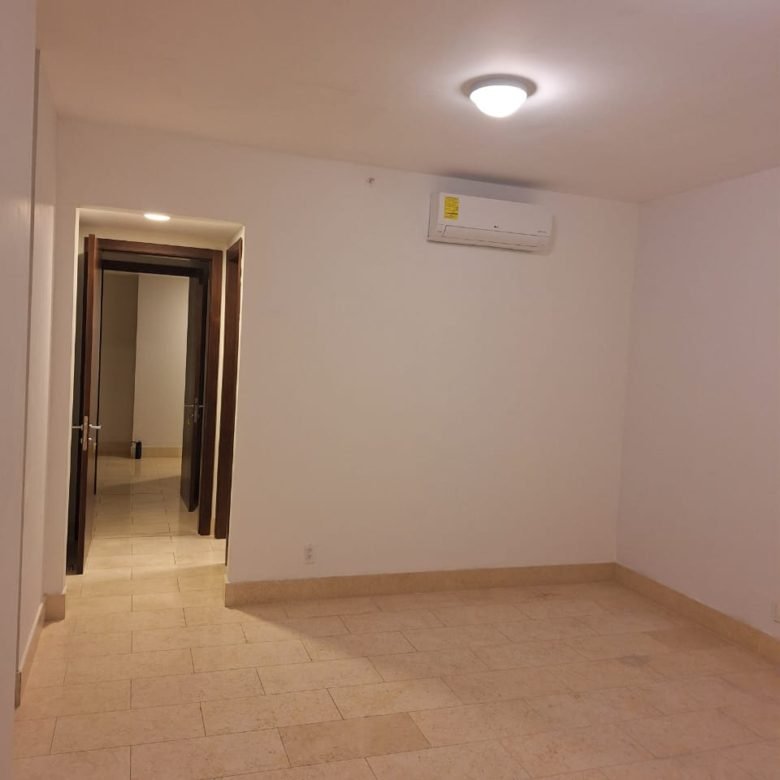 Santa Maria – Vista Ciudad y Campo de Golf: Greenview de 215 m², Lb, Pisos de Marmol