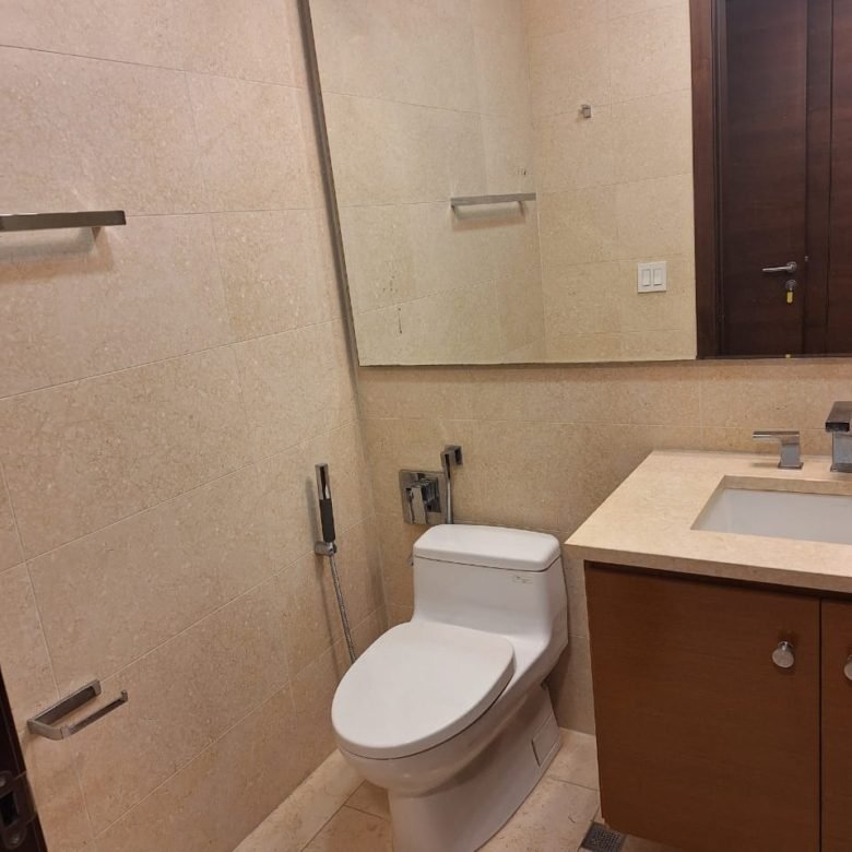 Santa Maria – Vista Ciudad y Campo de Golf: Greenview de 215 m², Lb, Pisos de Marmol
