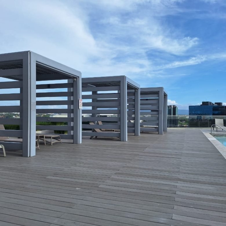 Santa Maria – Vista Ciudad y Campo de Golf: Greenview de 215 m², Lb, Pisos de Marmol