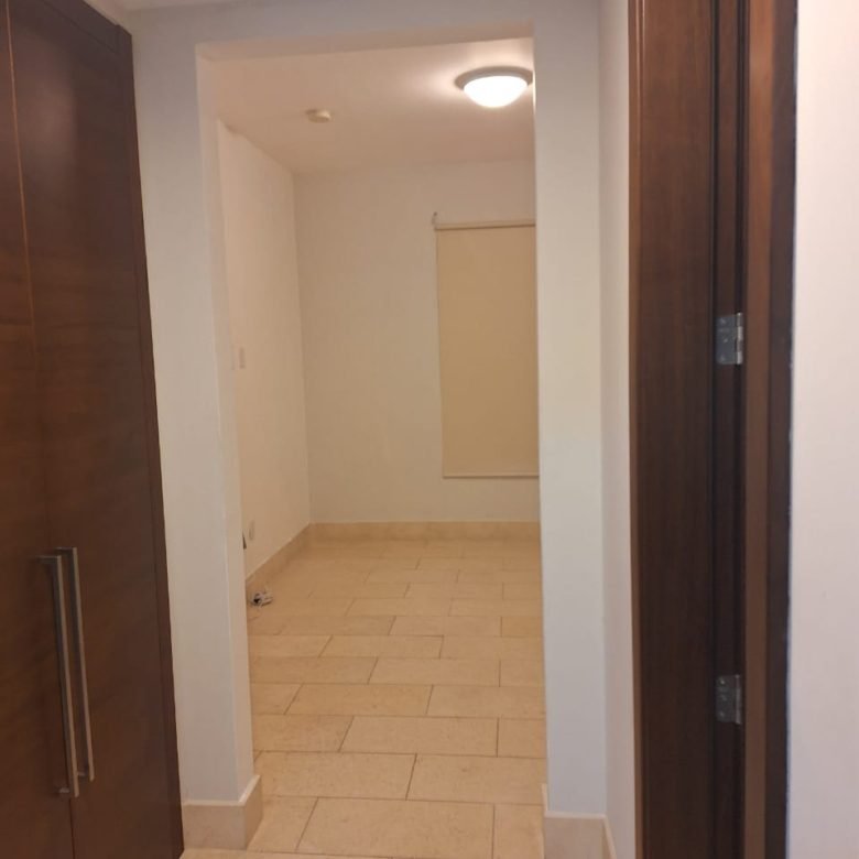 Santa Maria – Vista Ciudad y Campo de Golf: Greenview de 215 m², Lb, Pisos de Marmol