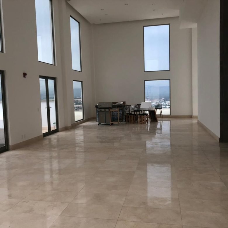 Santa Maria – Vista Ciudad y Campo de Golf: Greenview de 215 m², Lb, Pisos de Marmol