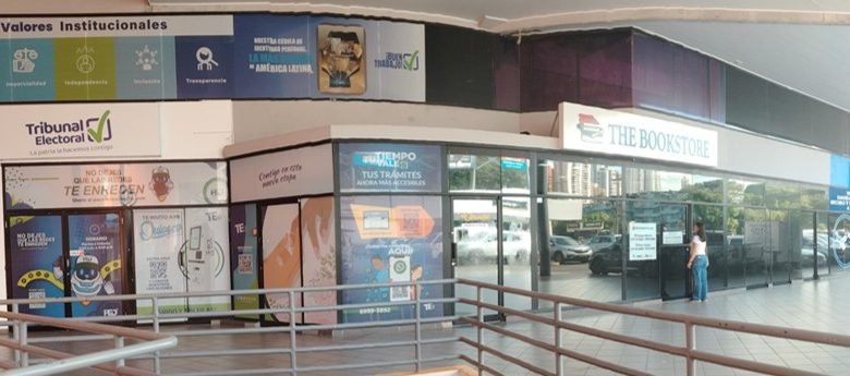 Plaza Comercial Completa, Tumba Muerto: Con +200 estacionamientos y comercios Ancla