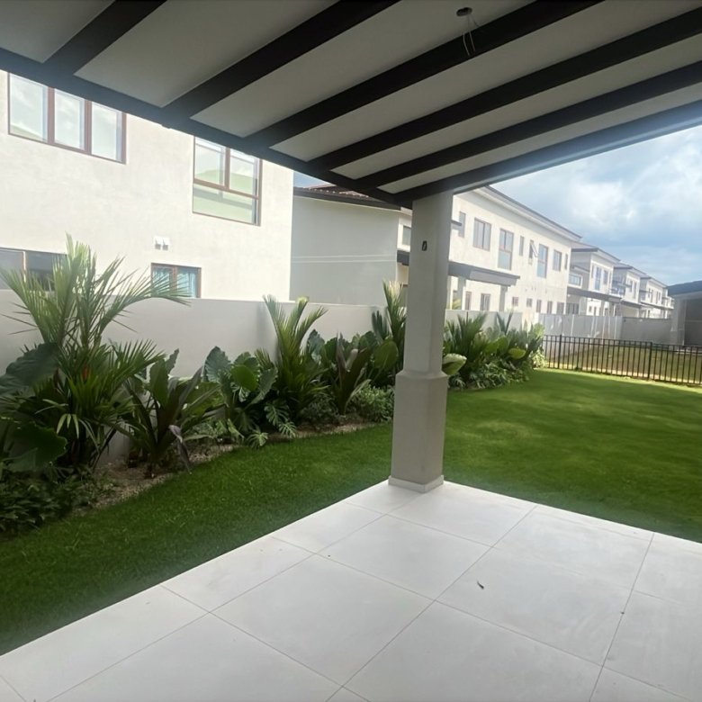 Santa Maria: The Woods, Residencial de Alto Nivel, Casa de 4 Recamaras + Den