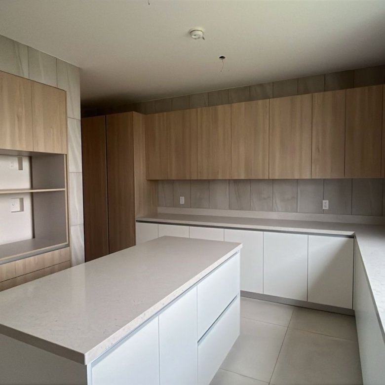 Santa Maria: The Woods, Residencial de Alto Nivel, Casa de 4 Recamaras + Den