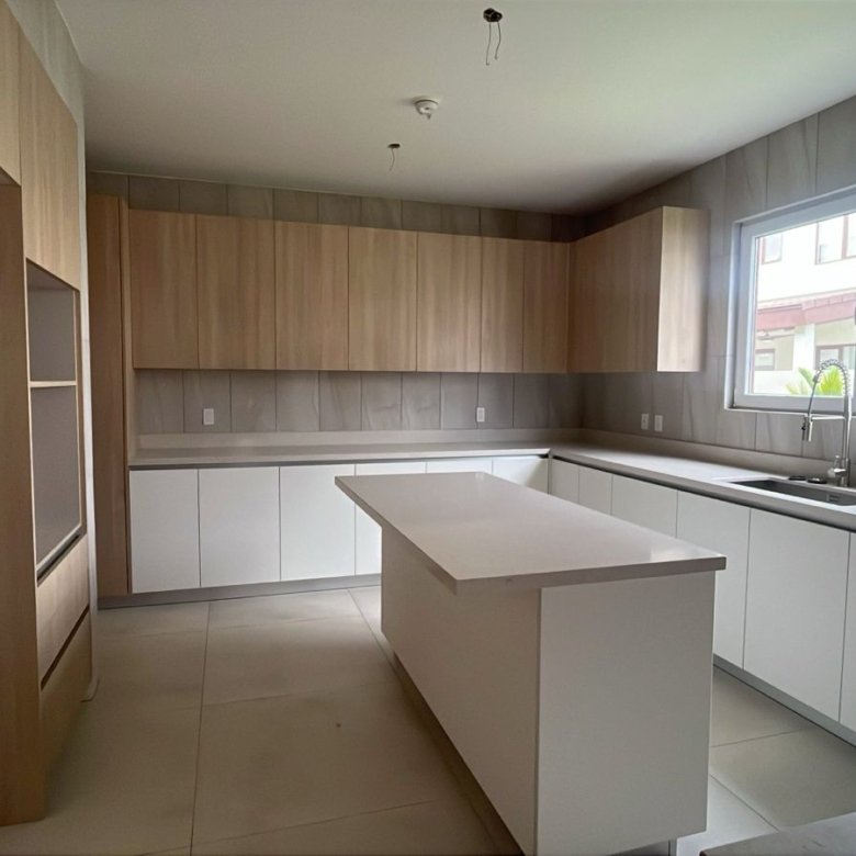 Santa Maria: The Woods, Residencial de Alto Nivel, Casa de 4 Recamaras + Den