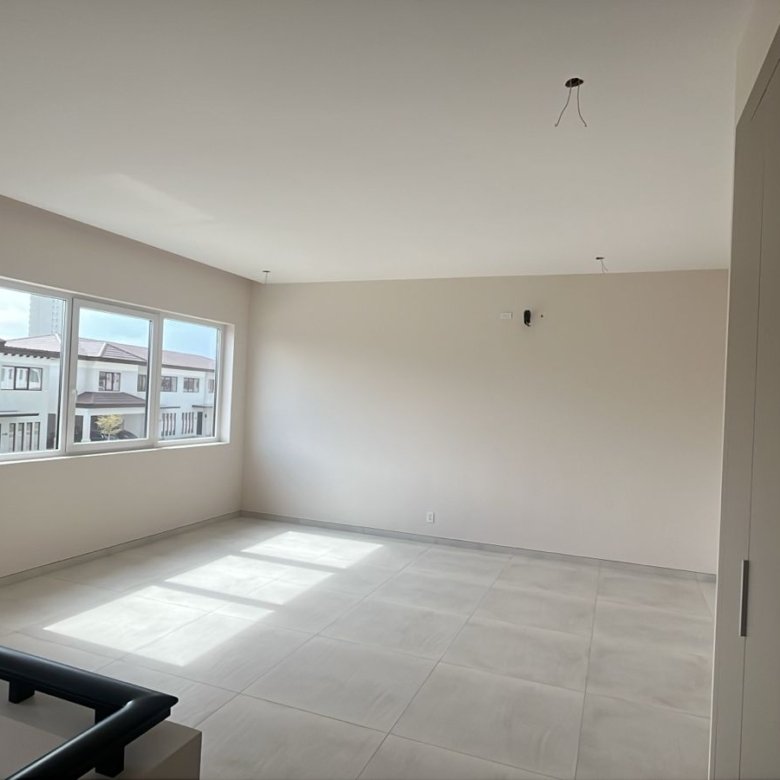 Santa Maria: The Woods, Residencial de Alto Nivel, Casa de 4 Recamaras + Den