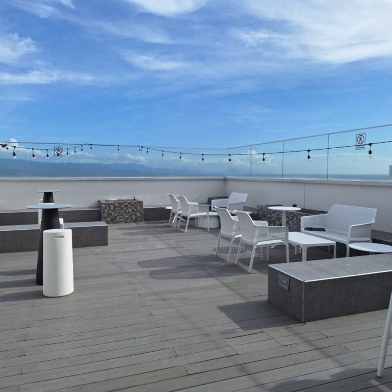 Santa Maria – Vista Ciudad y Campo de Golf: Greenview de 215 m², Lb, Pisos de Marmol