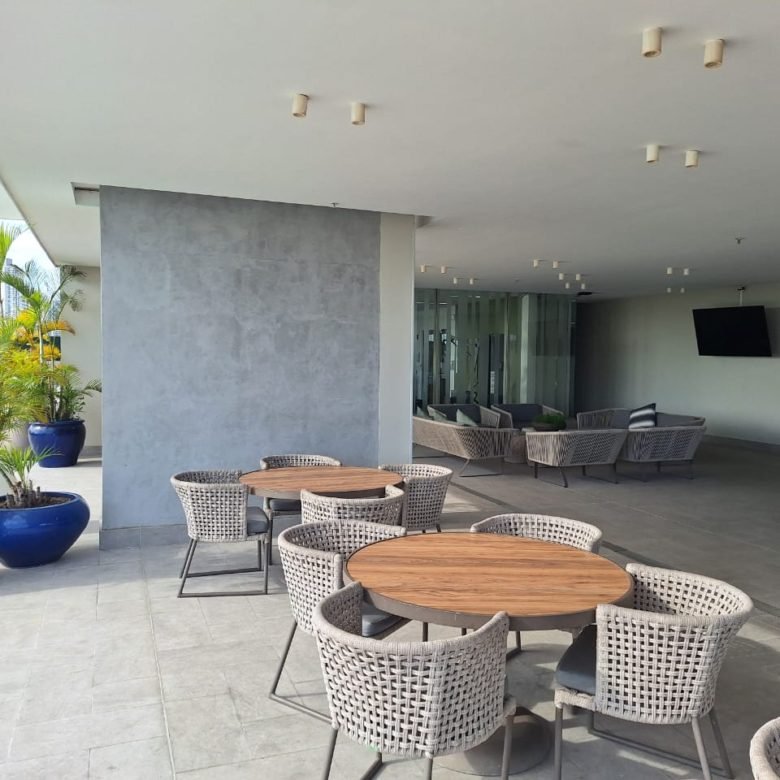 Santa Maria – Vista Ciudad y Campo de Golf: Greenview de 215 m², Lb, Pisos de Marmol