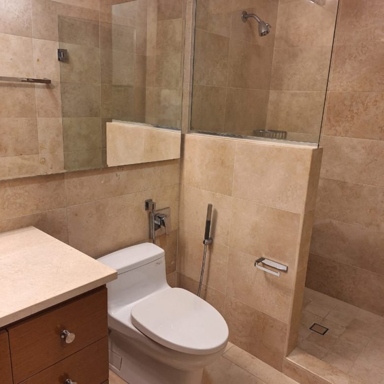 Santa Maria – Vista Ciudad y Campo de Golf: Greenview de 215 m², Lb, Pisos de Marmol