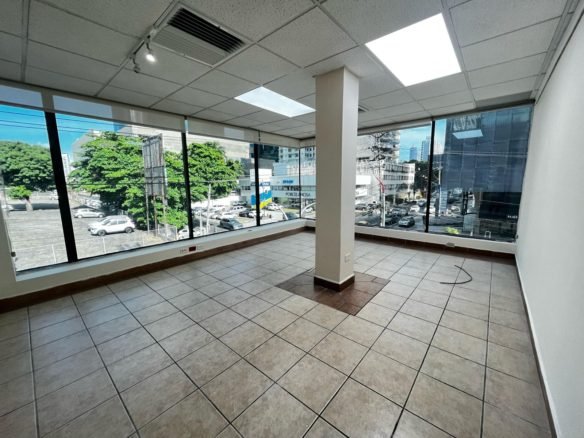 Obarrio, Area Bancaria: Oficina de 537.85m2, 8 parking