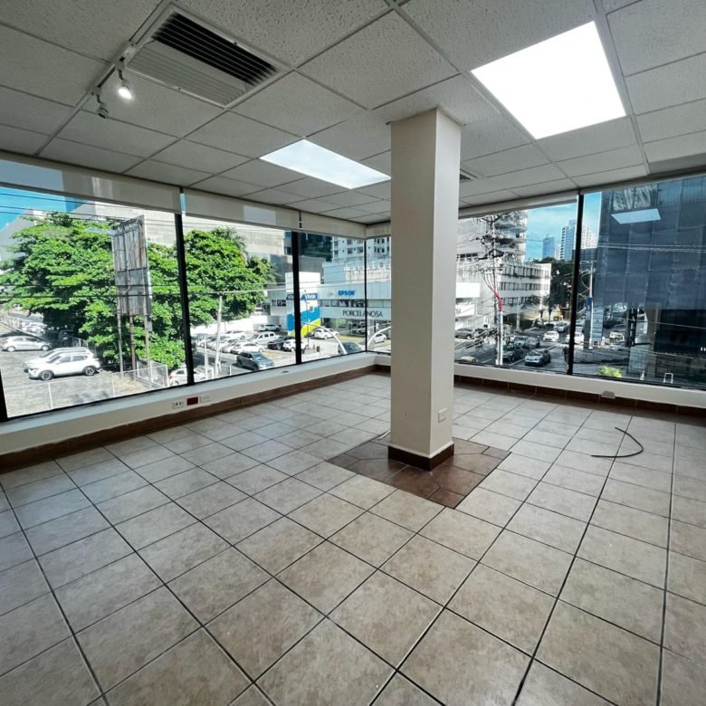 Obarrio, Area Bancaria: Oficina de 537.85m2, 8 parking