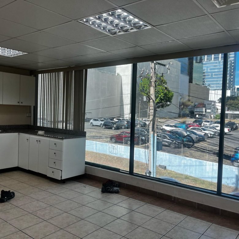 Obarrio, Area Bancaria: Oficina de 537.85m2, 8 parking
