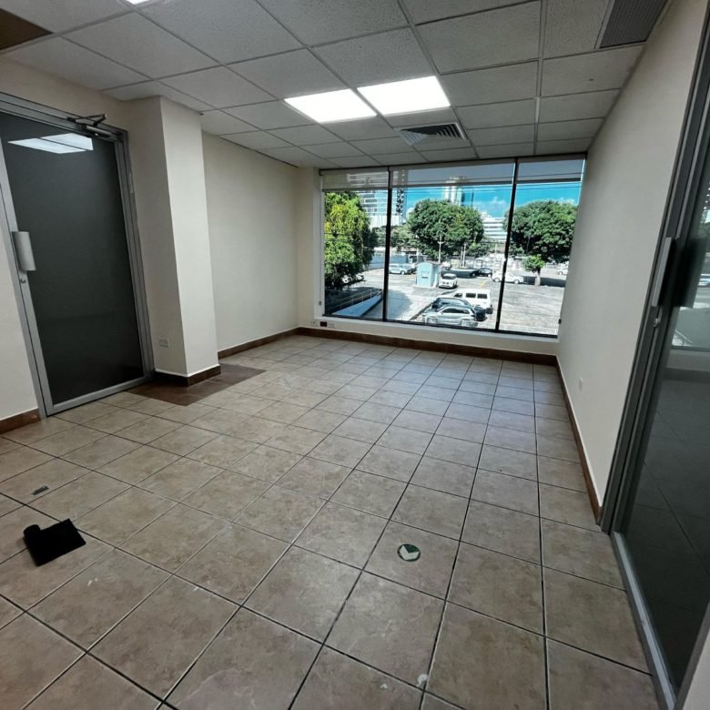 Obarrio, Area Bancaria: Oficina de 537.85m2, 8 parking