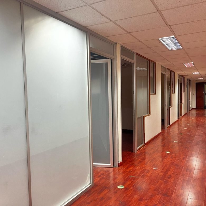 Obarrio, Area Bancaria: Oficina de 537.85m2, 8 parking