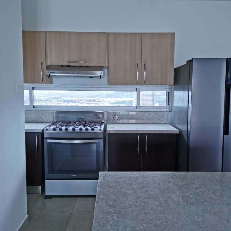 Av Balboa – Frente Al Mar: Apartamento de 145 m², 2 Recámaras Vista Al Mar