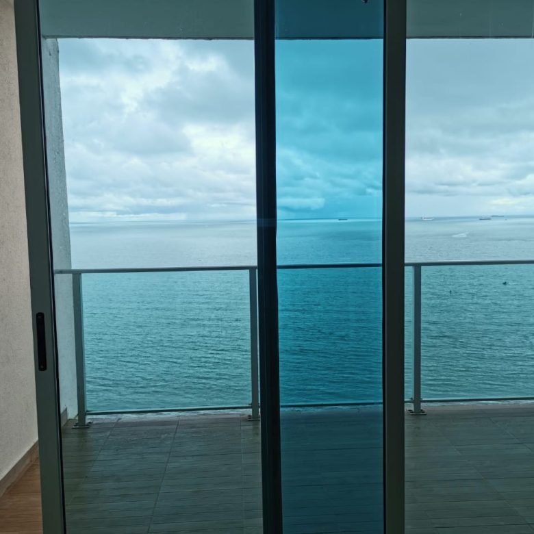 Av Balboa – Frente Al Mar: Apartamento de 145 m², 2 Recámaras Vista Al Mar