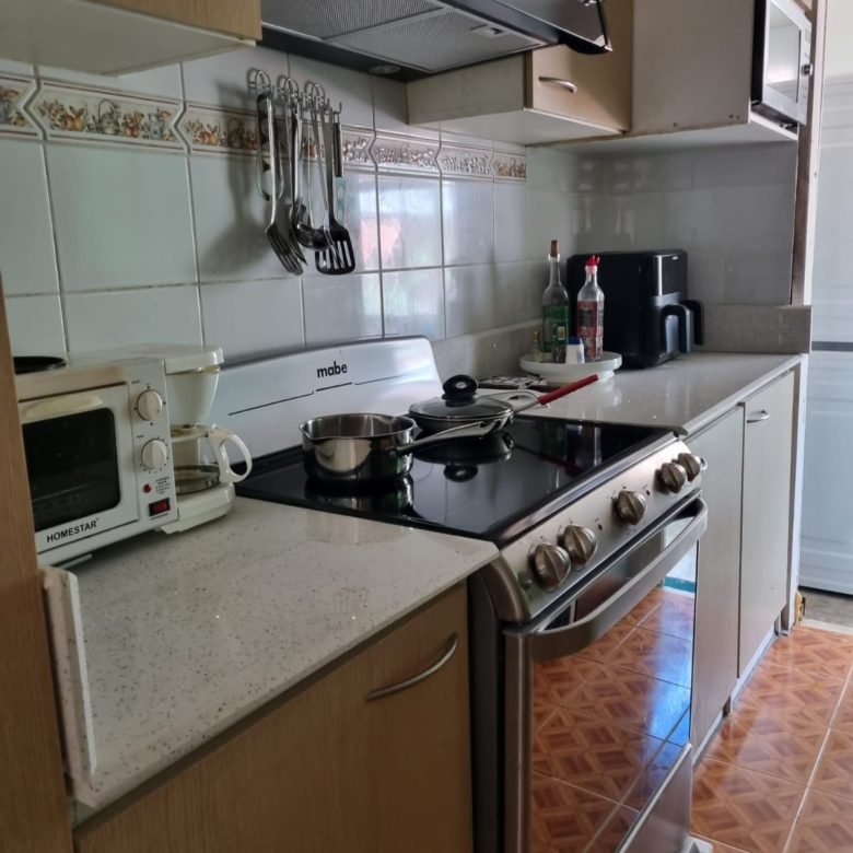 Balboa, Ancon, Sector del Canal: Casa de 7 recámaras con Aires Acondicionados