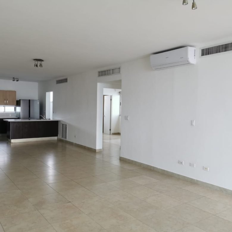 Av Balboa – Frente Al Mar: Apartamento de 145 m², 2 Recámaras Vista Al Mar