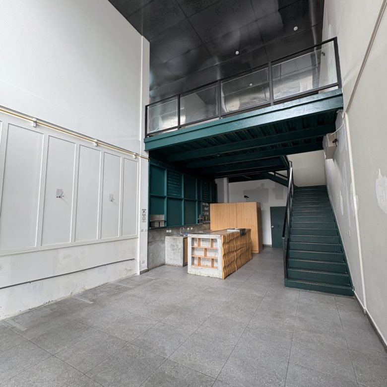 San Francisco, Local de Planta Baja con Terraza y Doble Altura: Con Gas