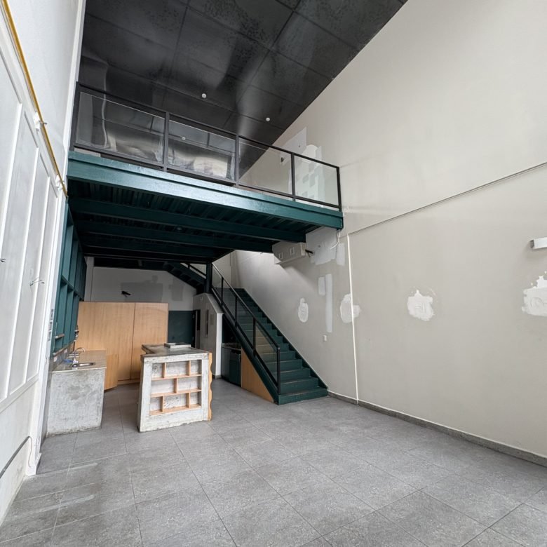 San Francisco, Local de Planta Baja con Terraza y Doble Altura: Con Gas