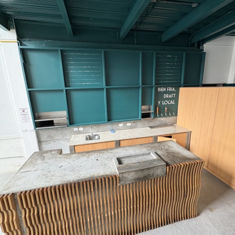 San Francisco, Local de Planta Baja con Terraza y Doble Altura: Con Gas