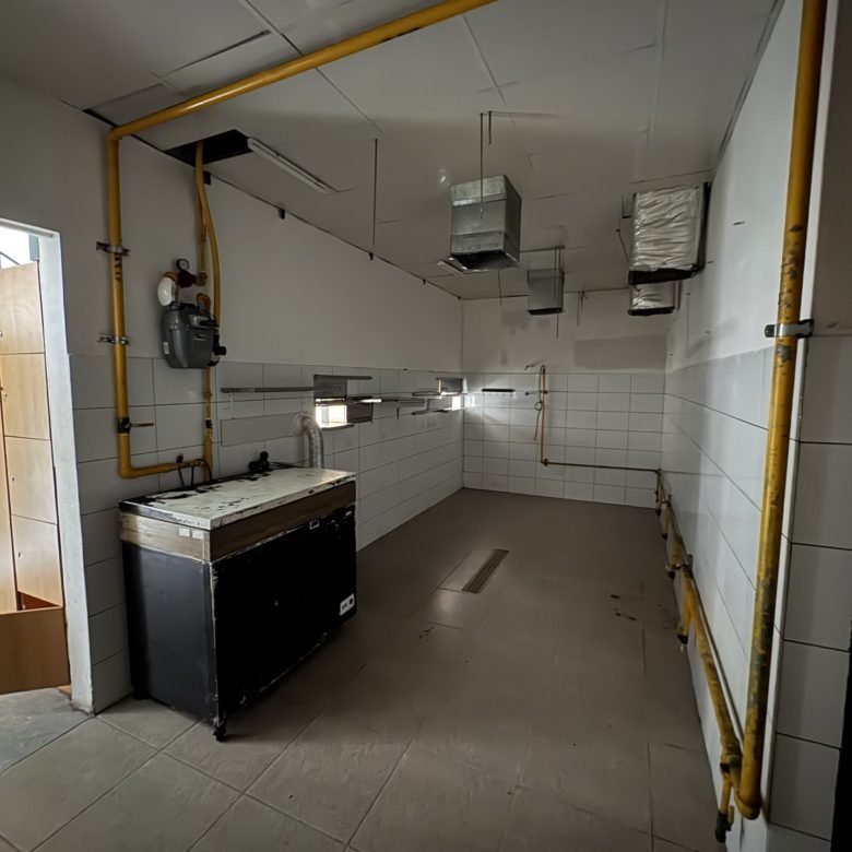 San Francisco, Local de Planta Baja con Terraza y Doble Altura: Con Gas
