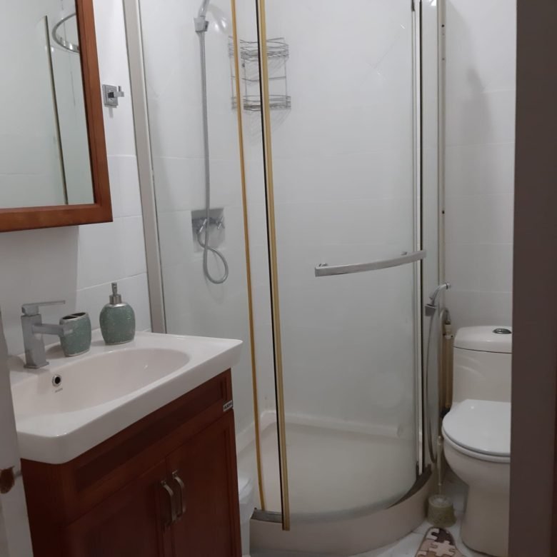 Balboa, Ancon, Sector del Canal: Casa de 7 recámaras con Aires Acondicionados