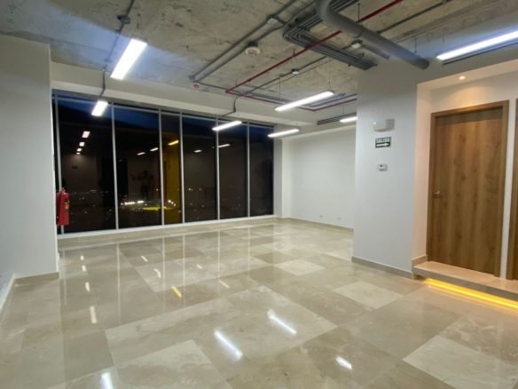Av Balboa – Frente Al Mar: Oficina, con piso de Marmol
