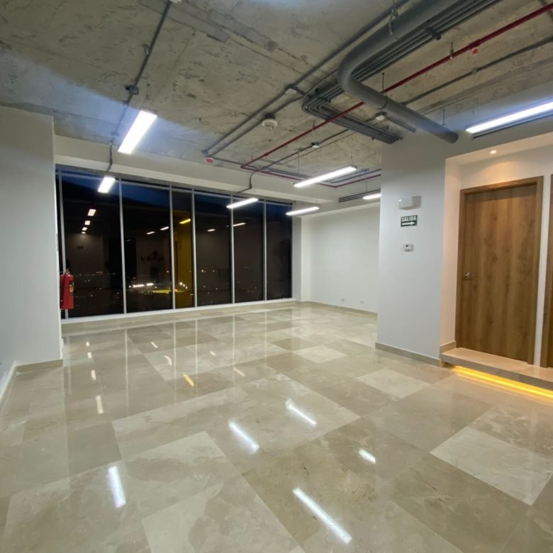 Av Balboa – Frente Al Mar: Oficina, con piso de Marmol