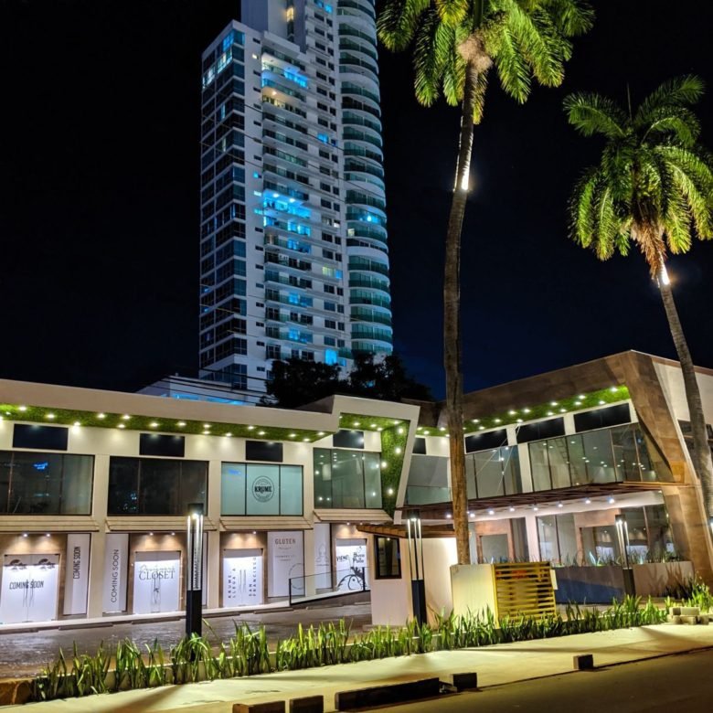 San Francisco, Local de Planta Baja con Terraza y Doble Altura: Con Gas