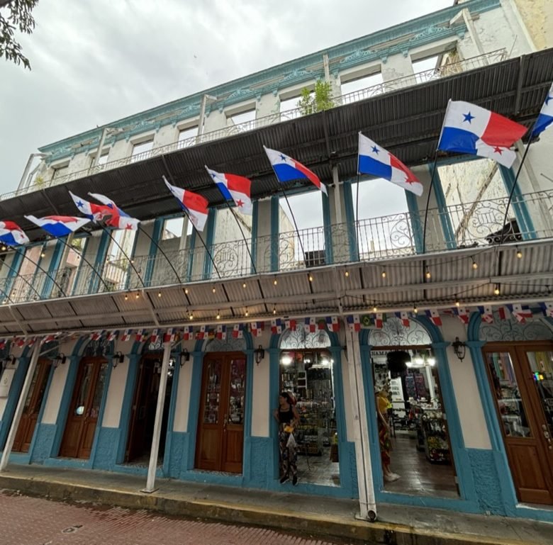 Casco Viejo – San Felipe: Alquilado, Casa Completa RMH1-C1