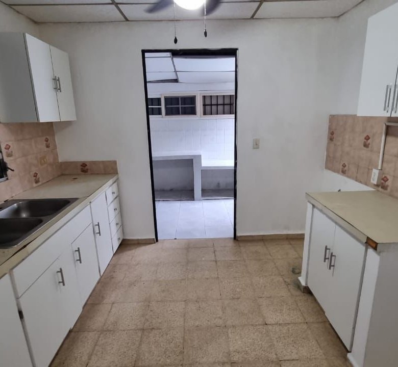 Entrada a Costa del Este / Chanis: Casa de 5 Recámaras, Garita de Seguridad 24hrs