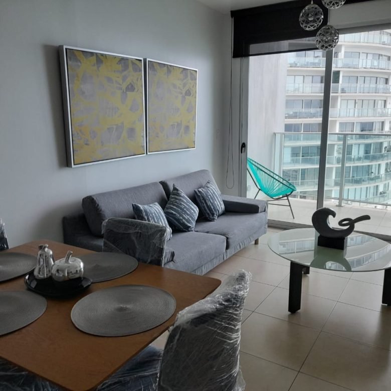 Punta Pacifica – Oasis Piso Alto: Amoblado – 96 m², 2 Recamaras, 2 baños