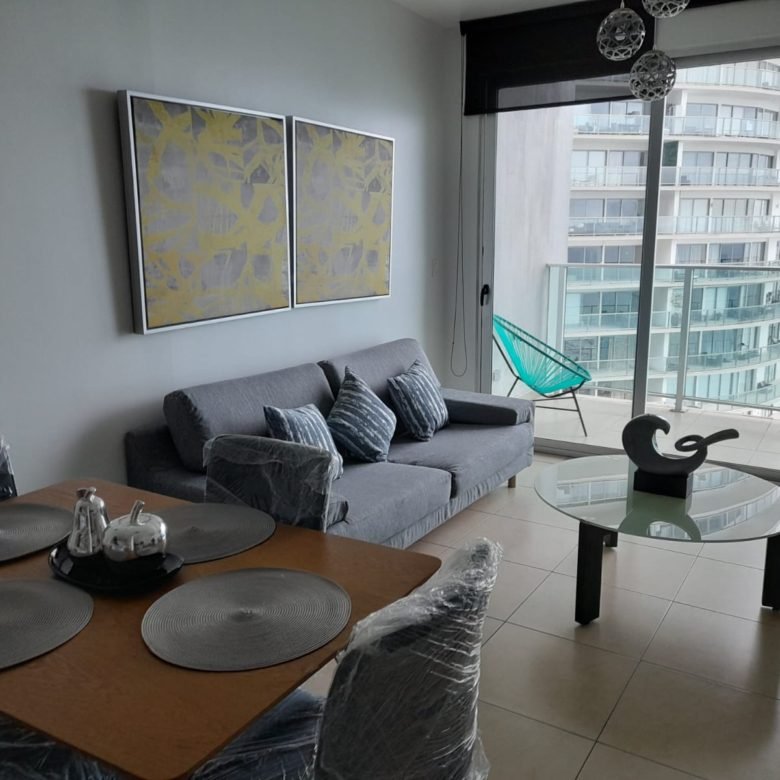 Punta Pacifica – Oasis Piso Alto: Amoblado – 96 m², 2 Recamaras, 2 baños