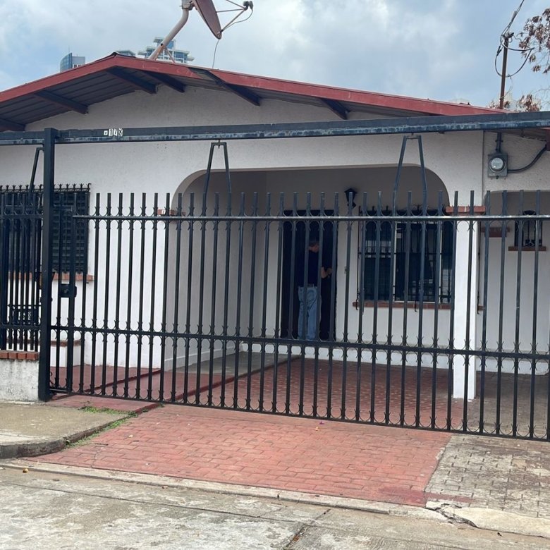 Entrada a Costa del Este / Chanis: Casa de 5 Recámaras, Garita de Seguridad 24hrs