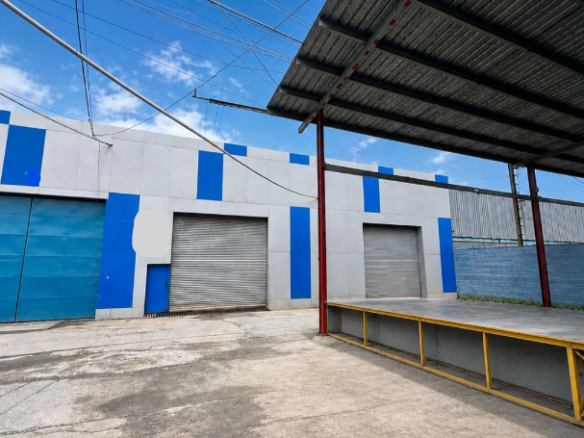Bodega / Galera, Las Mañanitas, Tocumen: 7 metros de altura, Corriente Trifásica
