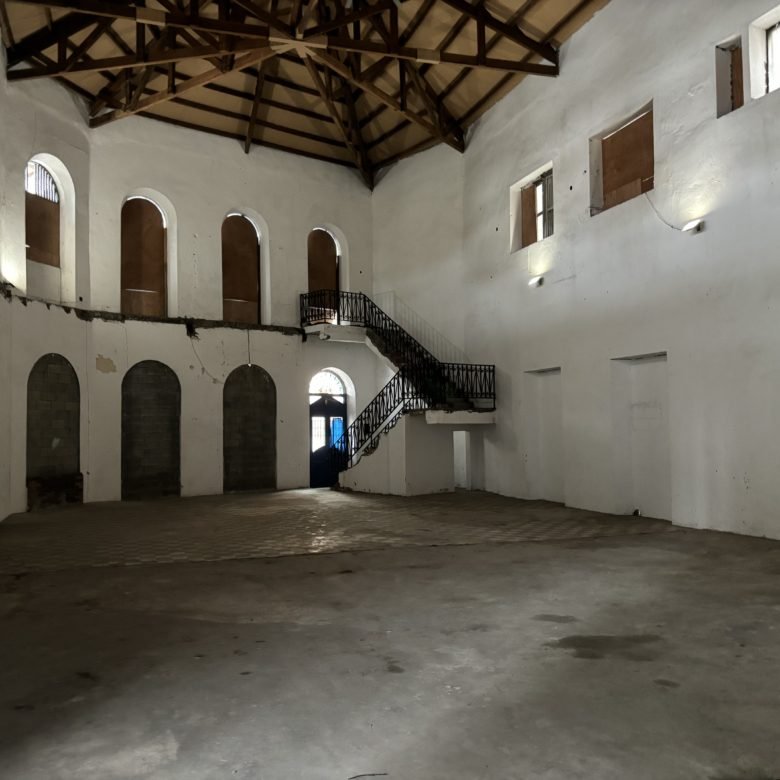 Casco Viejo – Santa Ana: Frente a Plaza, Casa Completa RMH2-C2