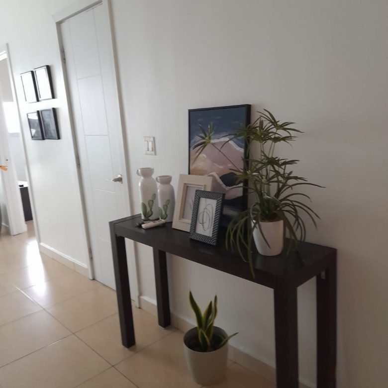 Punta Pacifica – Oasis Piso Alto: Amoblado – 96 m², 2 Recamaras, 2 baños