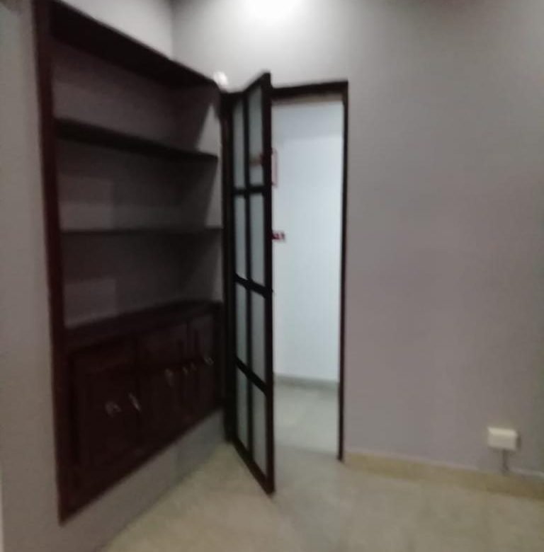 El Carmen: Local Comercial de Planta Baja, Alquilado 11% Rentabilidad
