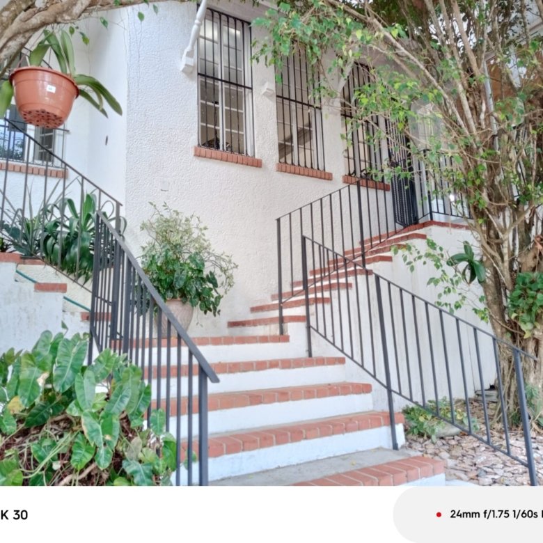 Gema en el centro de la ciudad – Casa en La Alameda / Dos Mares