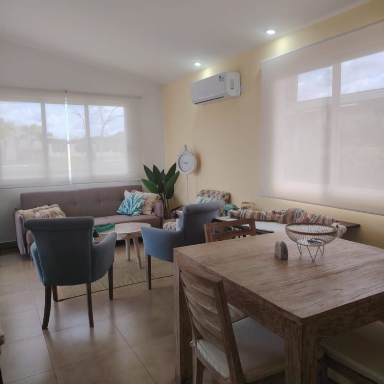 Playa Coronado: Casa Amoblada, con Techos Altos, en Esquina, Seguridad, 3 Recs
