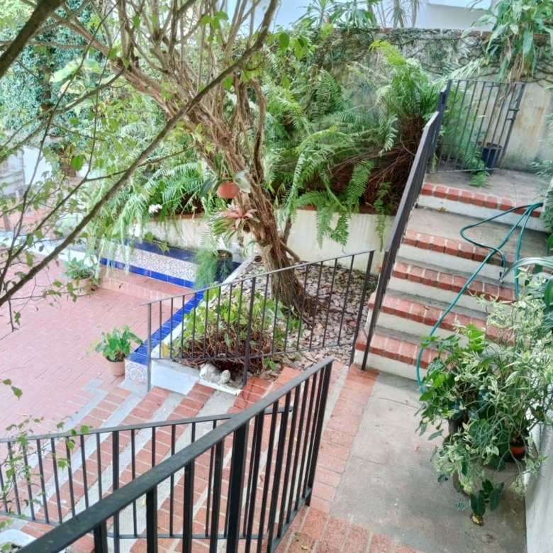 Gema en el centro de la ciudad – Casa en La Alameda / Dos Mares