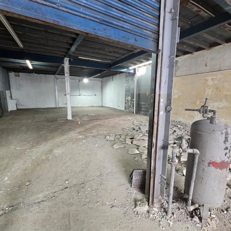 San Francisco – Local Comercial En Gris – Independiente: Planta Baja + Mezanine