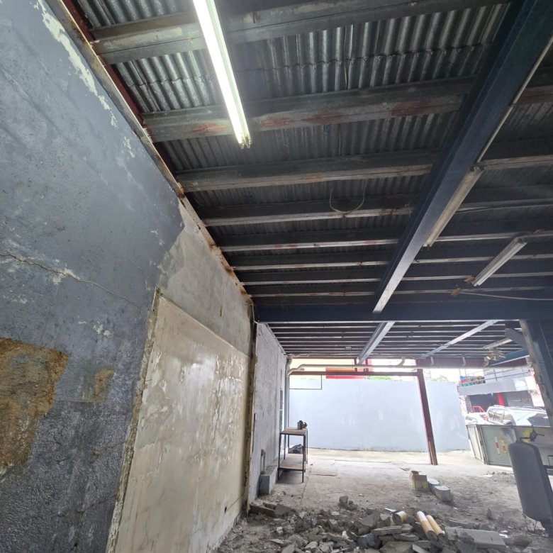 San Francisco – Local Comercial En Gris – Independiente: Planta Baja + Mezanine