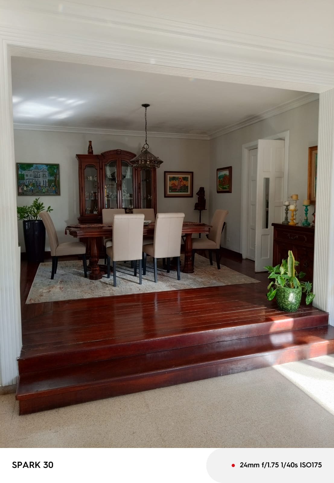 Gema en el centro de la ciudad – Casa en La Alameda / Dos Mares